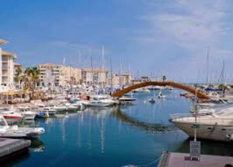 Ferienwohnung Votre Sejour Cosy A Frejus! Exterior foto