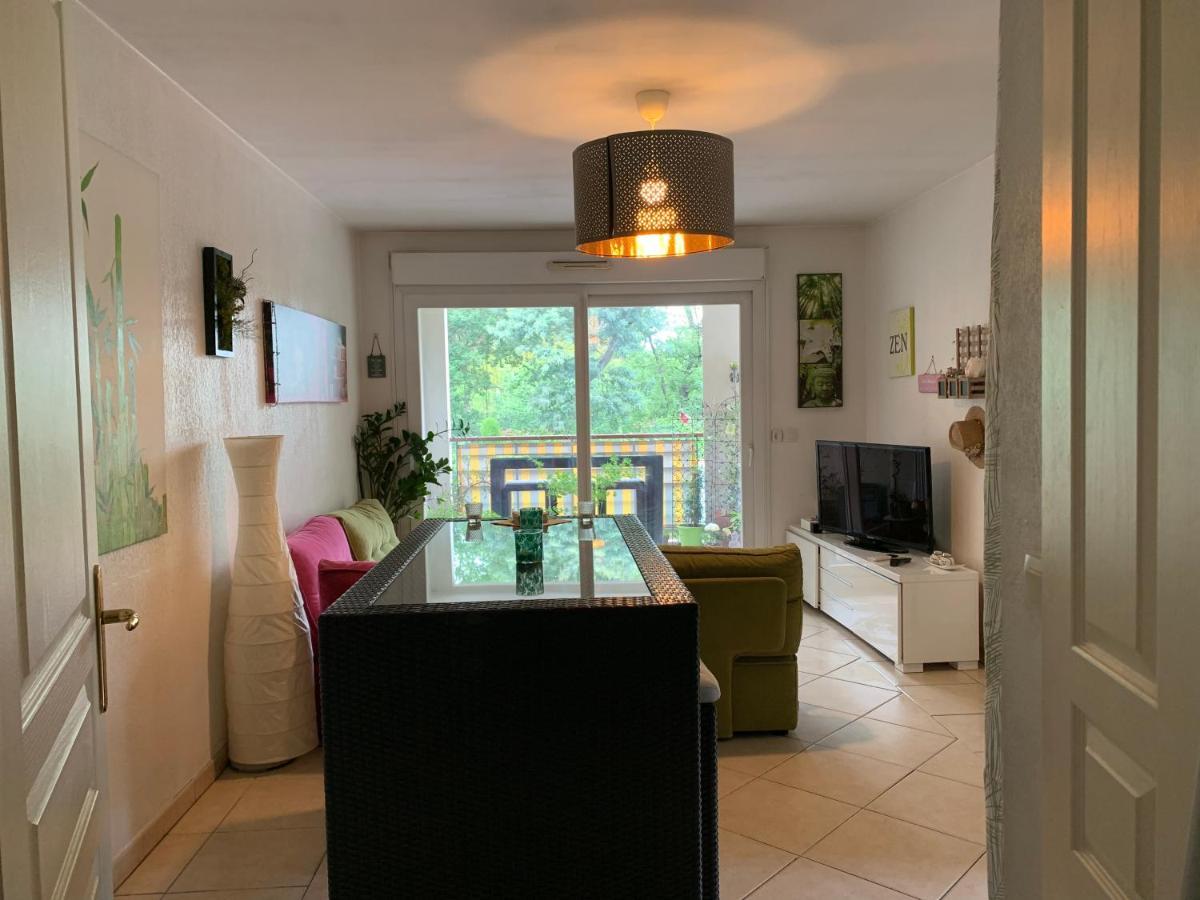 Ferienwohnung Votre Sejour Cosy A Frejus! Exterior foto