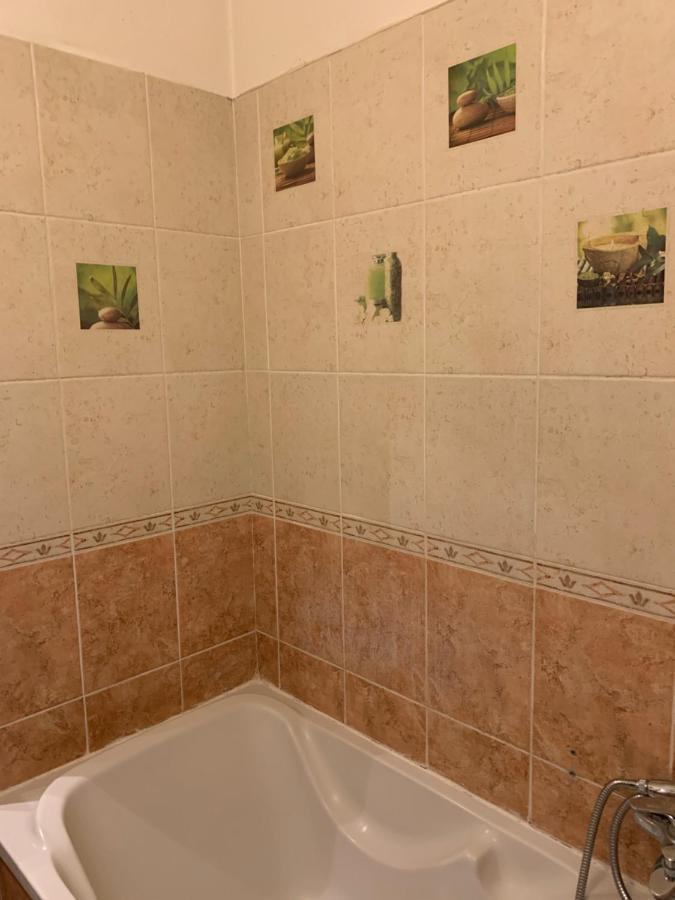 Ferienwohnung Votre Sejour Cosy A Frejus! Exterior foto